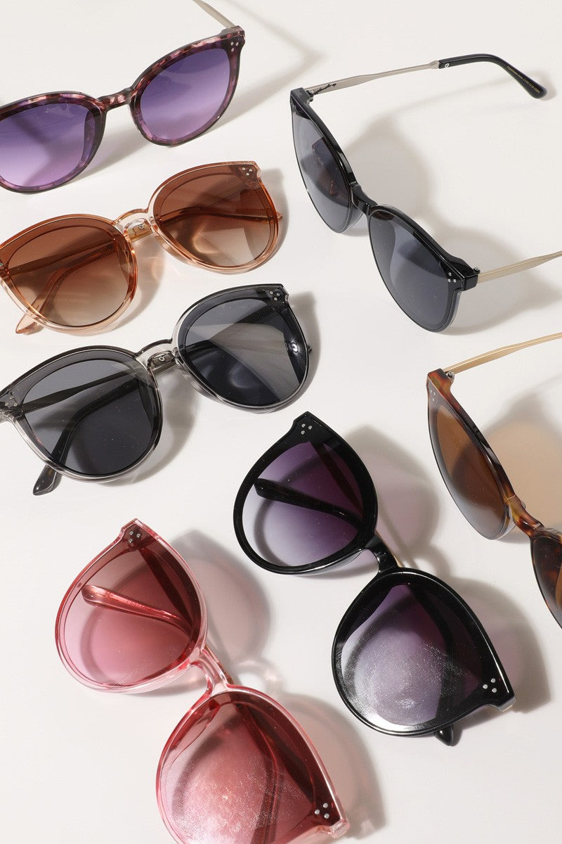 St. Kitt Round Frame Thin Leg Sunnies
