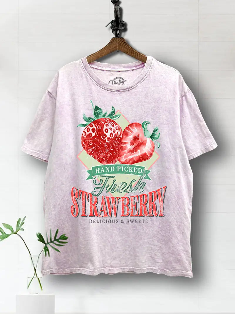 Strawberry Graphic Boxy Graphic Tee