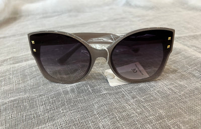 Sleek Modern Cat Eye Sunnie