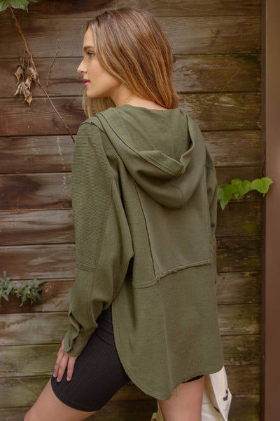 Blu Pepper - EXPOSED SEAM HALF BUTTON HOODED KNIT TOP: IVORY